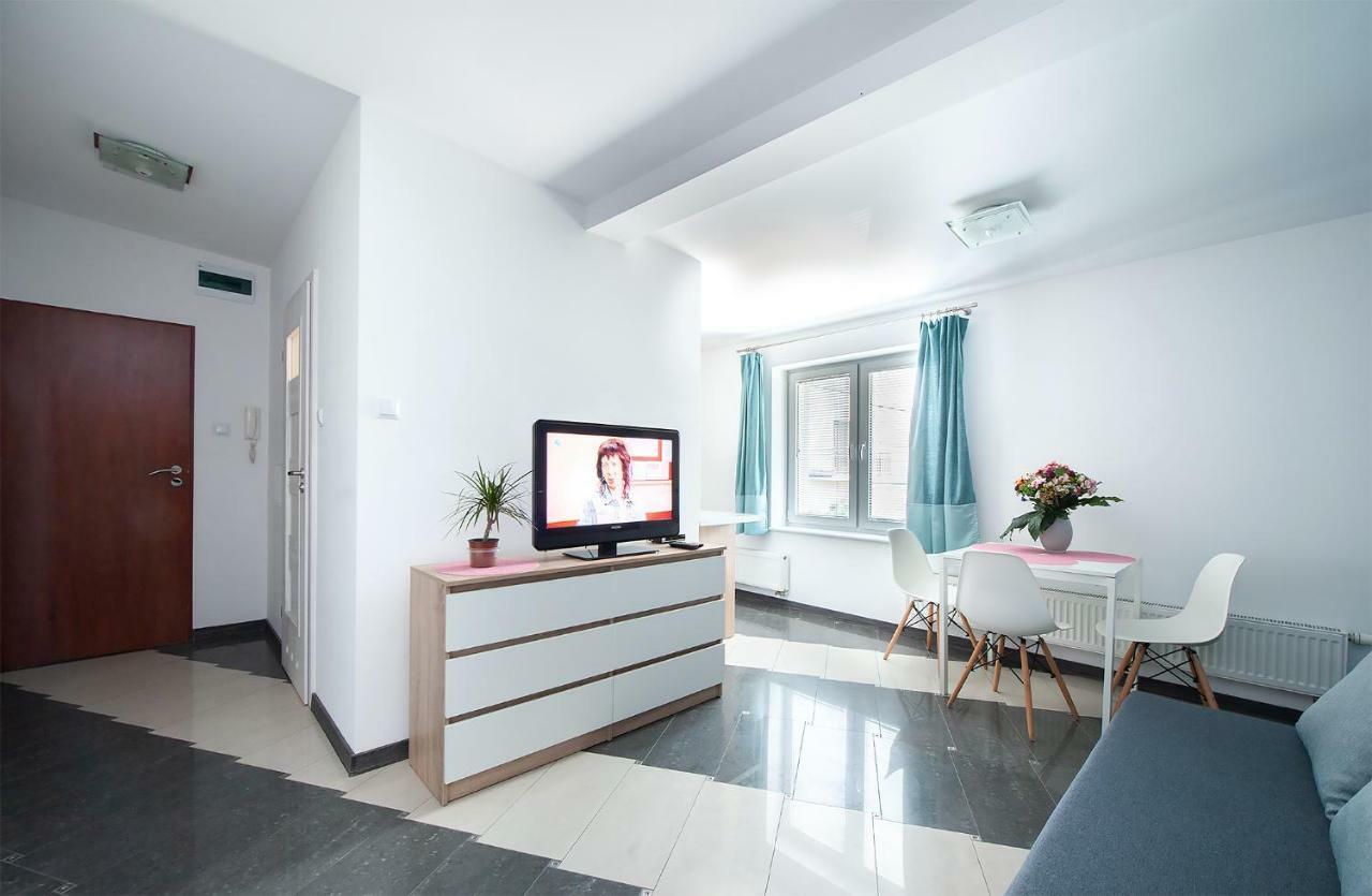 Port-Lodz Apartment By Pinpoint ภายนอก รูปภาพ